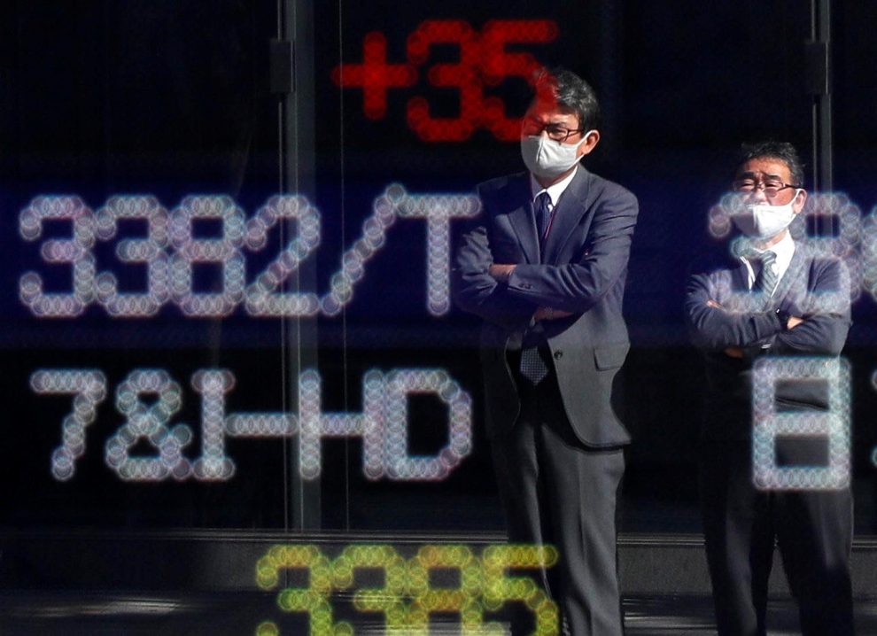 Asian stock markets fell on Friday ahead of US inflation data and other negative factors.