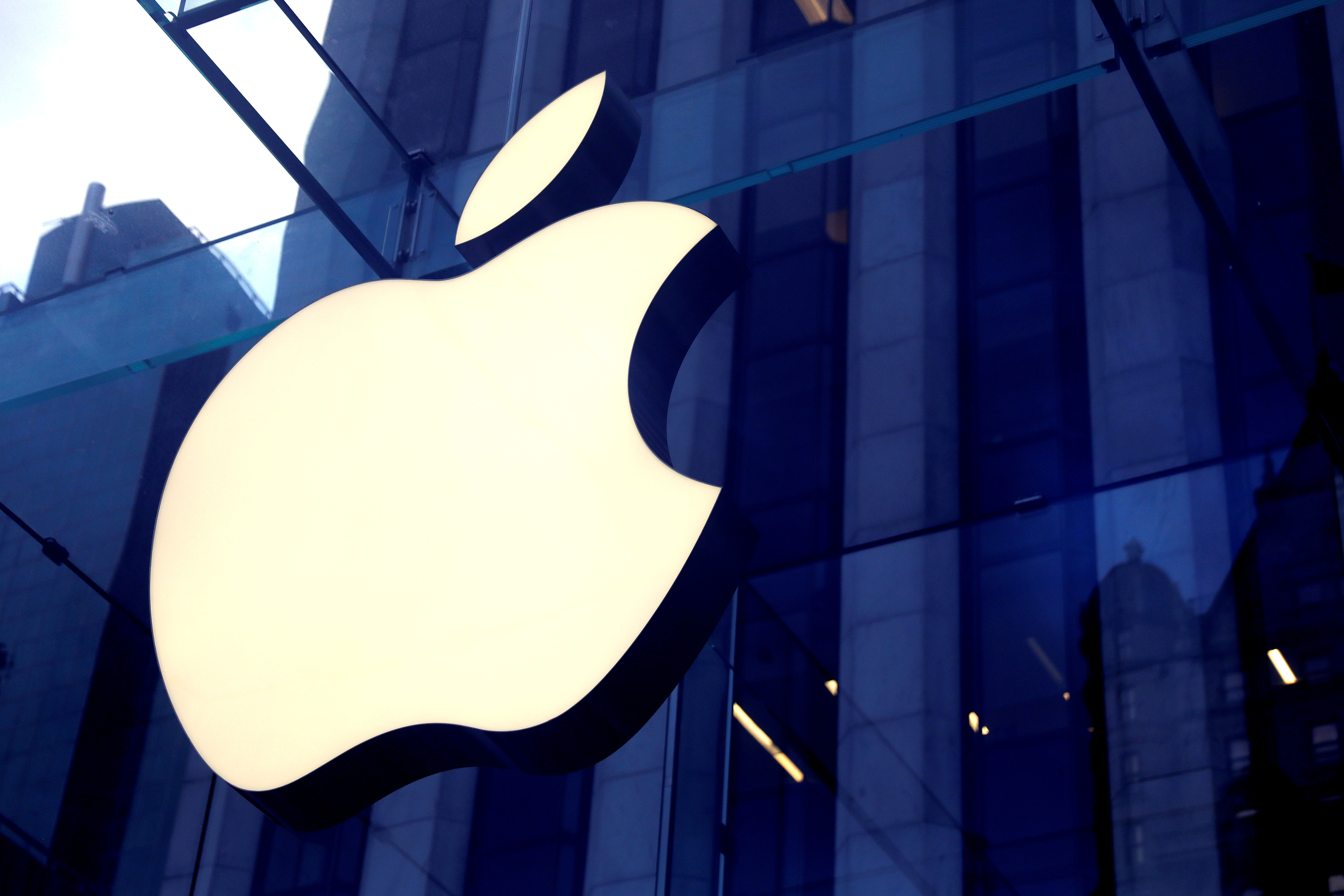 Apple set to hit the road with its own EV