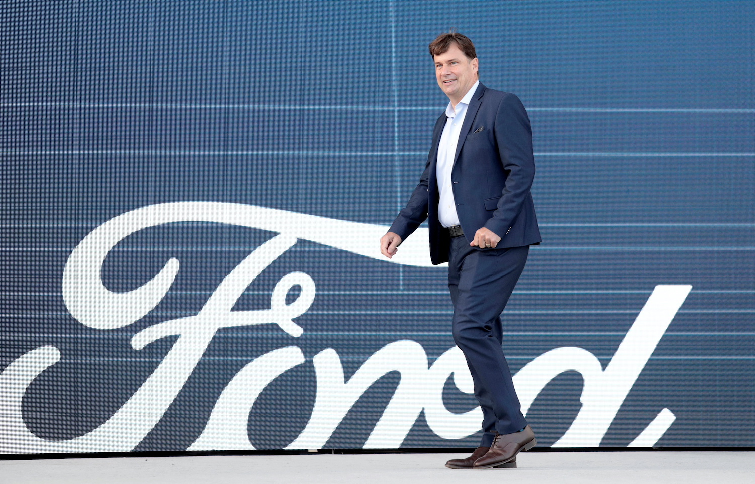Ford CEO is Driving a Xiaomi EV And Doesn’t Want to Give it Up