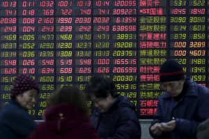 Stock bubble worries push Chinese investors south for bargains