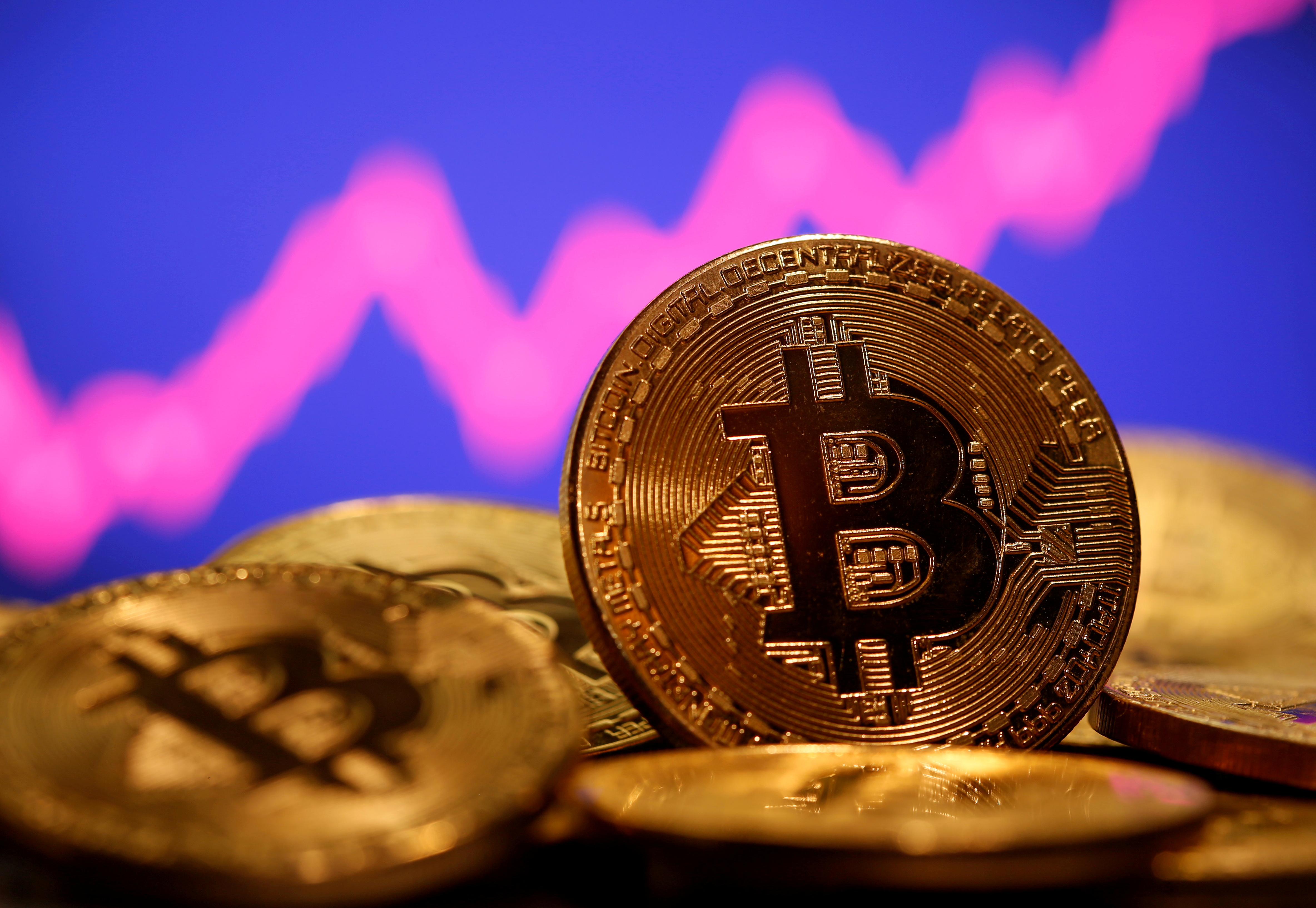 Coinbase settles at $86bn value on Nasdaq, helping bitcoin hit new record