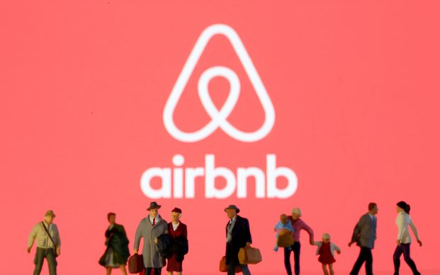 Airbnb Joins Exodus of Western Internet Firms Leaving China