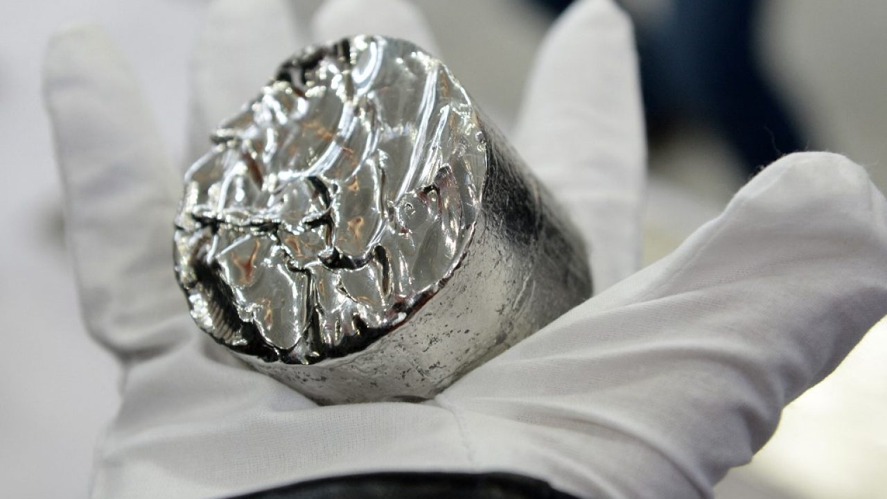 Iridium holds at record $6,000 on 5G and green hydrogen hopes