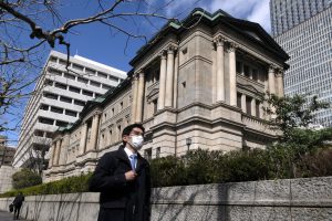 Bank of Japan Sticks to Stimulus, Flags Ukraine Crisis Risks