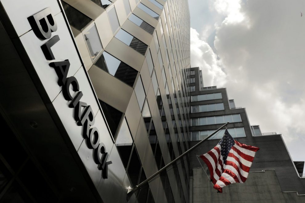 BlackRock clears bitcoin for funds