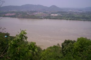中国的雅鲁藏布江大坝计划可能使印度也建一个