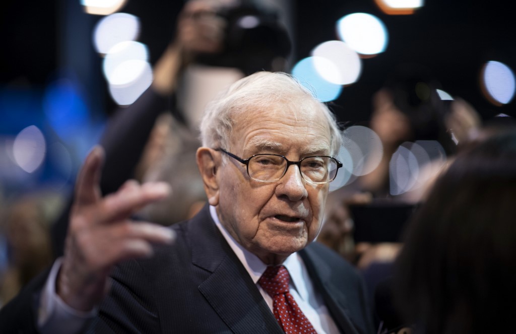 Buffett dumps stakes in major airlines
