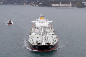 游荡在海上的俄罗斯油轮驶向印度和中国 - 日经新闻