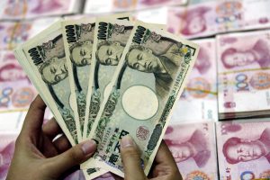 Yen Plunges to 20-Year Low as IMF Blames 'Fundamentals'
