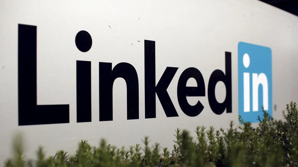 LinkedIn China bars new users