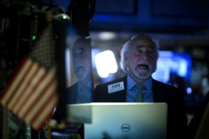 Markets edge higher, price in gloomy jobs data
