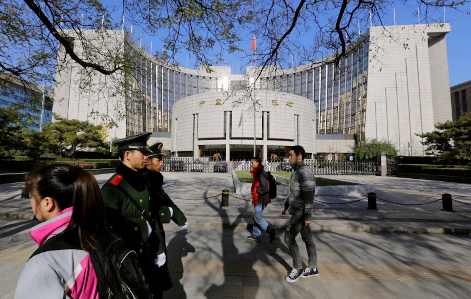 China bonds climb on market making rule