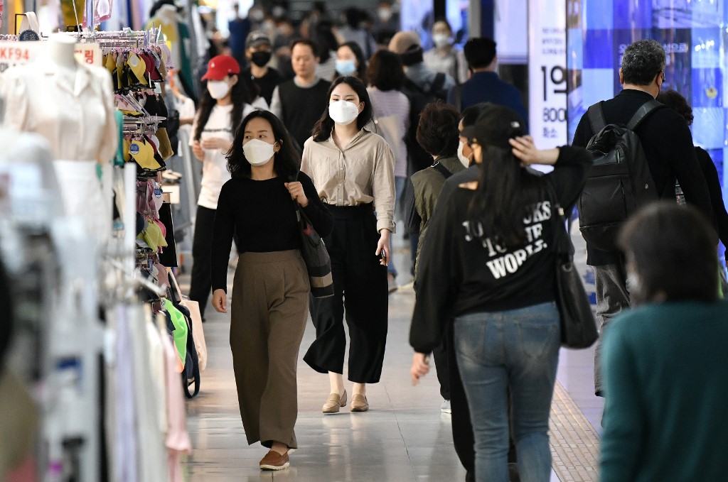 People on the street in Seoul