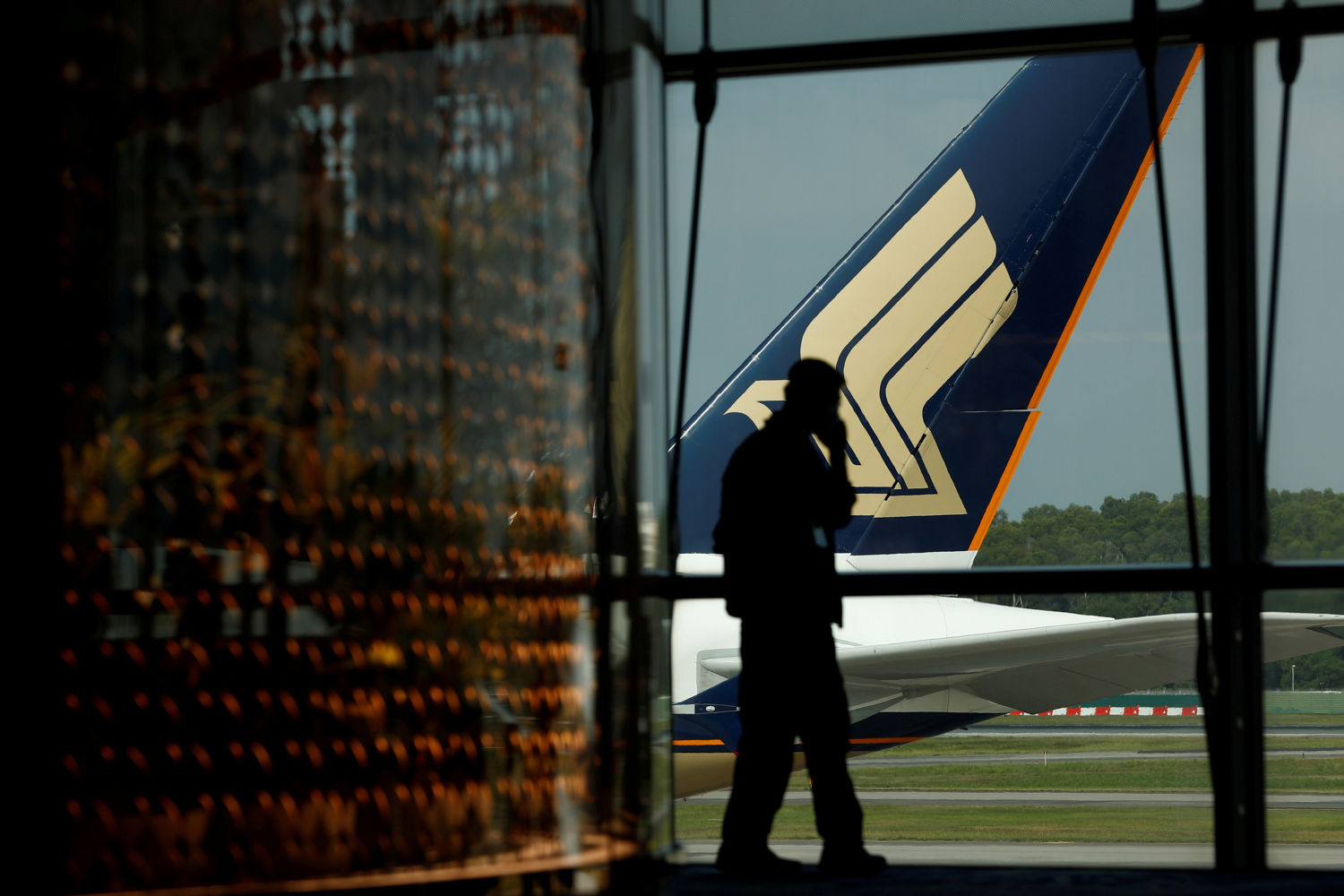Upbeat Singapore Airlines raises $500 million in bond issuance
