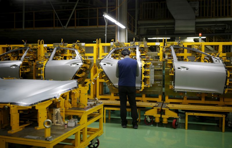 Hyundai Motor is considering selling its production facility in Russia.