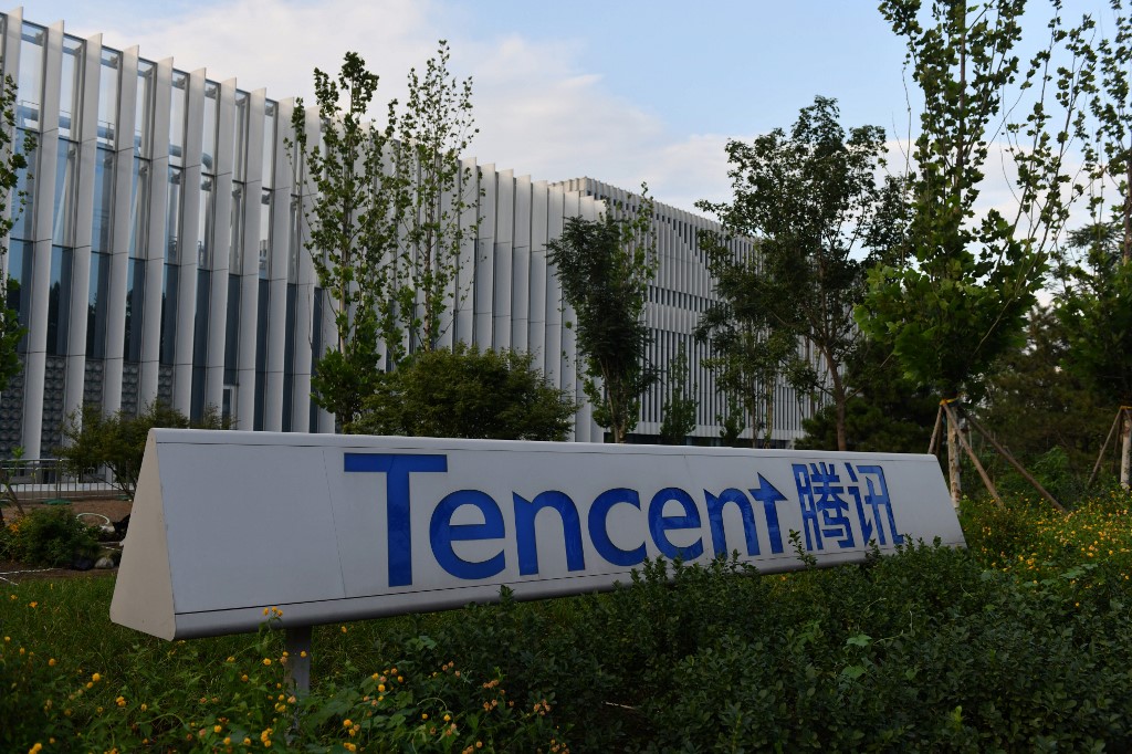 Tencent beats, gold makes comeback
