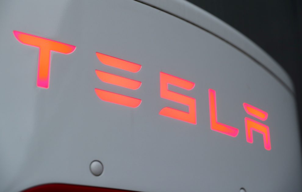 Tesla enjoys revenue record, thanks to pollution credit sales to rivals