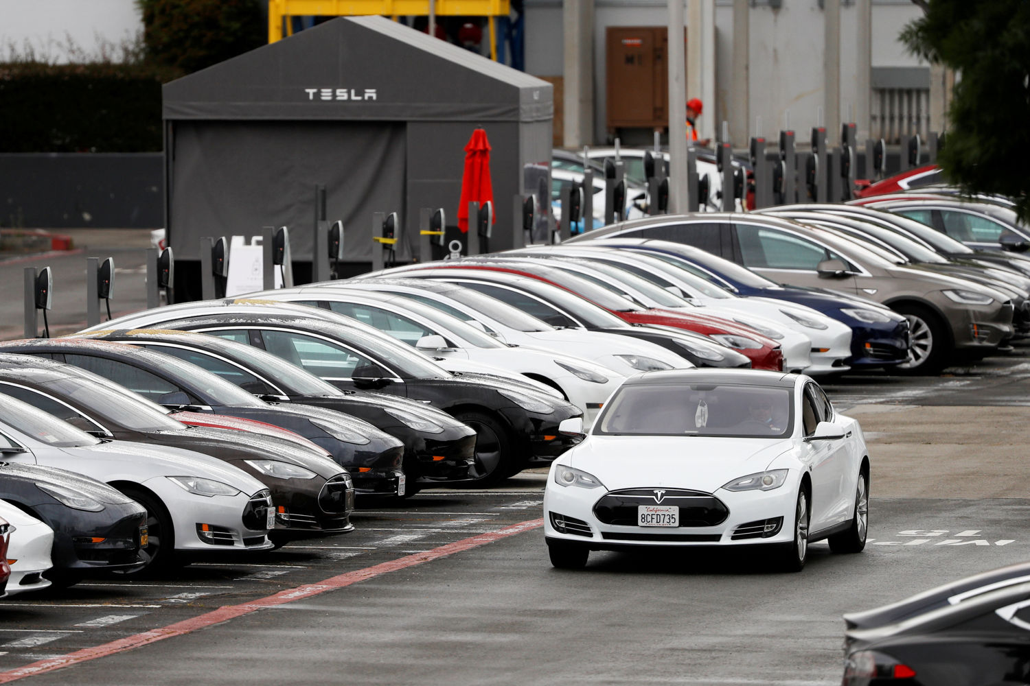 US regulators probe ‘driverless’ Tesla crash that killed 2 men
