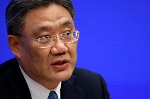China's Commerce minister urges business as usual with US
