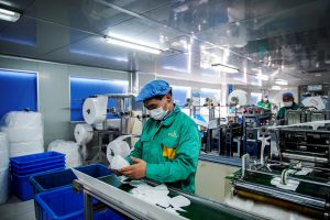 China jobs lifted by resurgent service sector