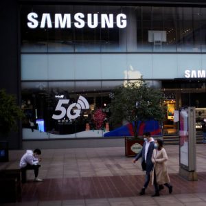 China Phone Makers Fill Gap Left by Apple, Samsung in Russia