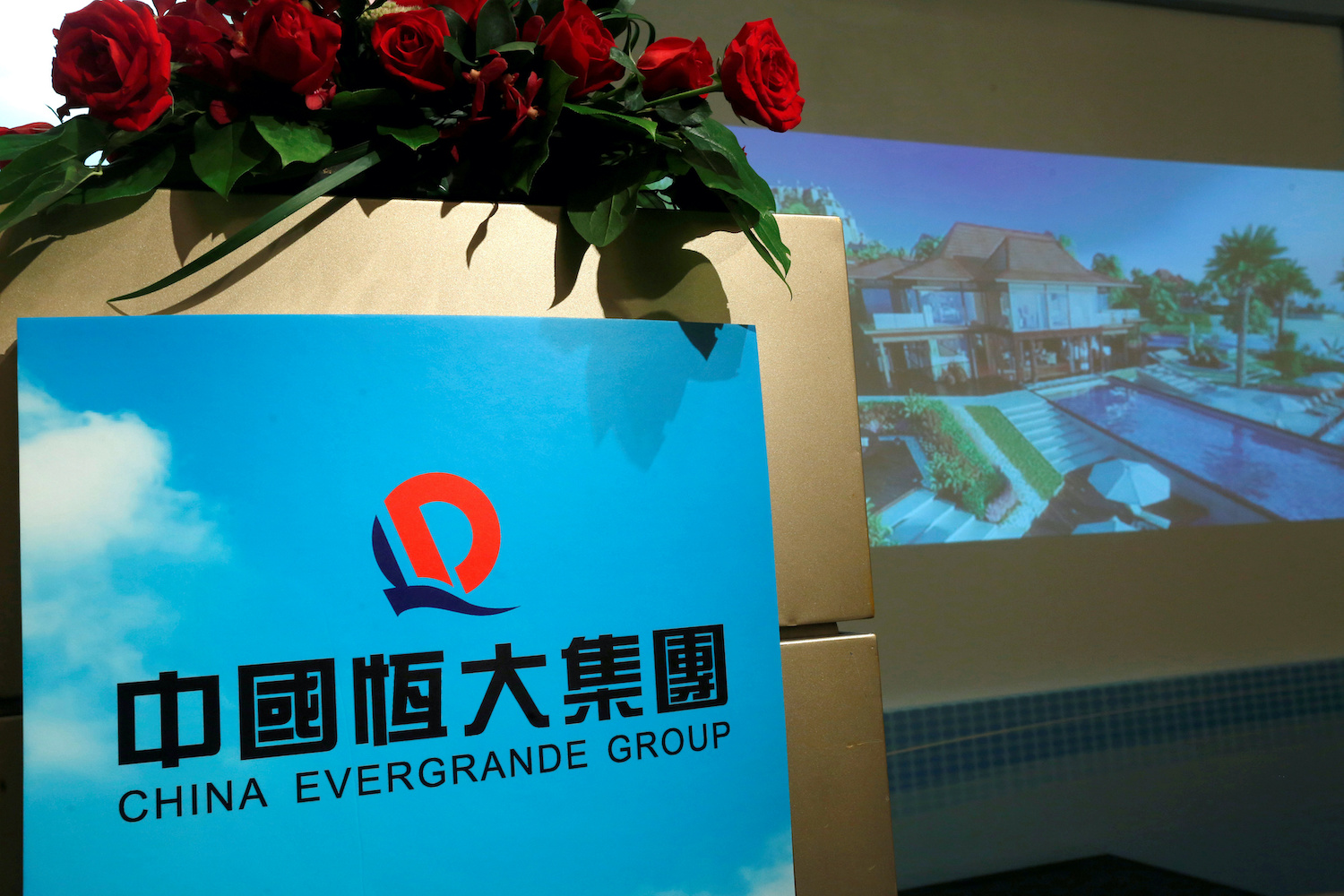 Fitch Says Evergrande Default `Probable,’ Downgrades Developer