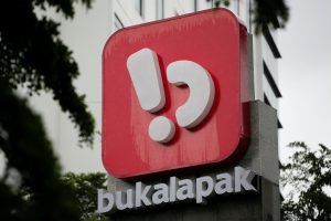 Bukalapak Shares Soar 25% Amid Frenzy Over Indonesia’s Biggest IPO