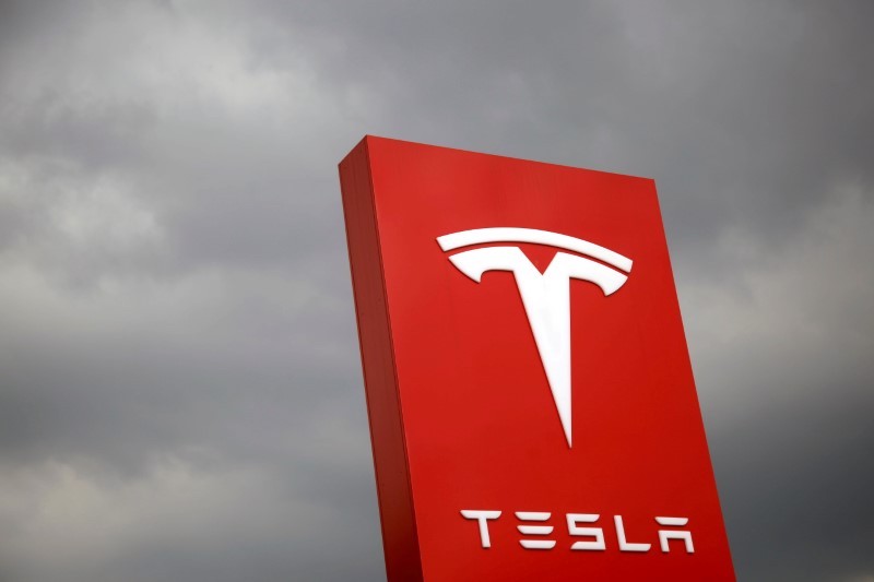 India Open to Cutting Heavy EV Import Tax After Tesla Plea