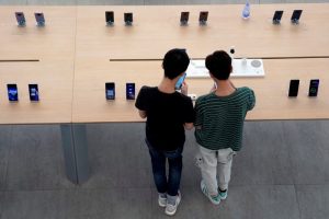 China Smartphone Shipments Leap 30% Despite Chips Crisis