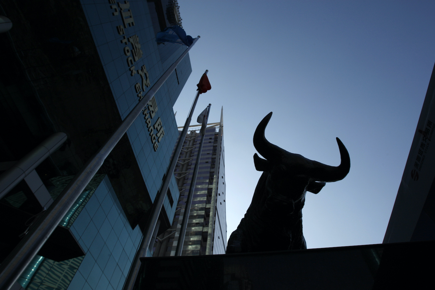China Halts Over 40 IPOs Amid Regulatory Probe
