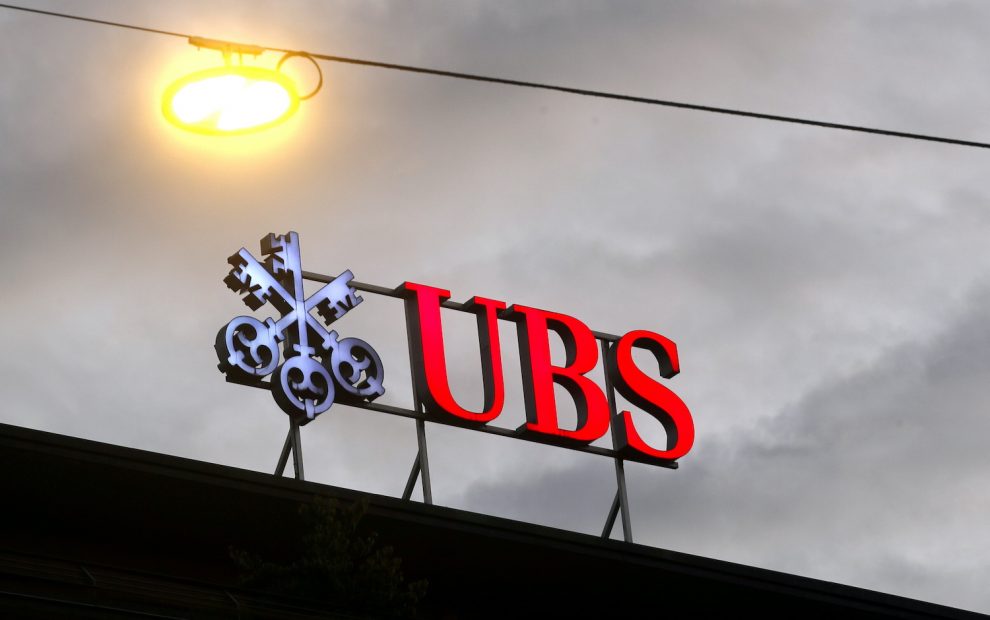 A weak yuan is generally tied to flat China share performances, a UBS economist said.