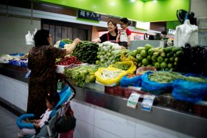 Hong Kong Runs Short of Vegetables, As Covid Woes Worsen