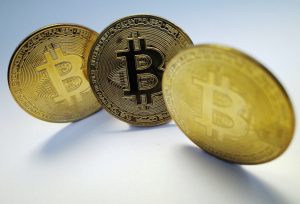 Global Regulators Monitor Crypto Use in Ukraine War