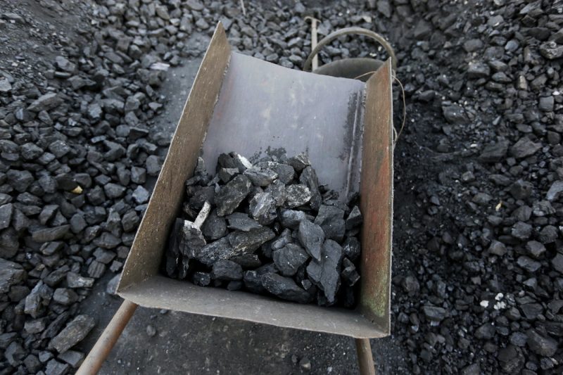 Chinese Coal Groups Urge Production Boost to Avoid Outages