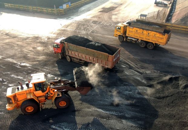 China Coal Futures Rise on Covid Supply Squeeze Fears