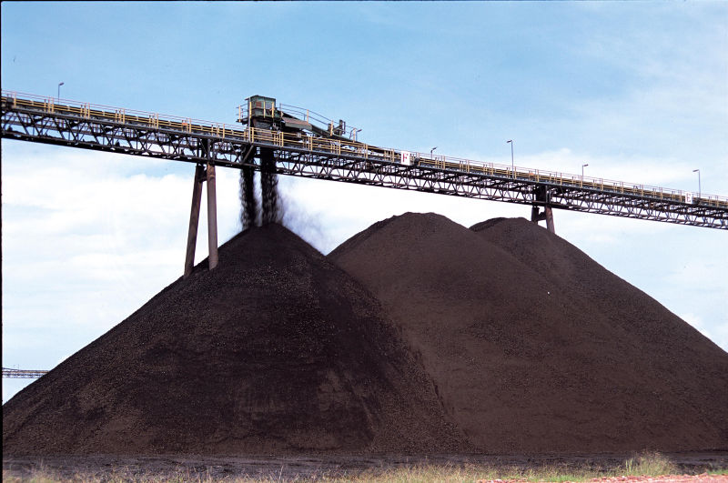 Indonesia May Allow Coal Exports on Monday or Tuesday