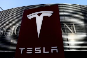 Tesla Faces Bumpy Road as Global Economy Cools, Warn Analysts