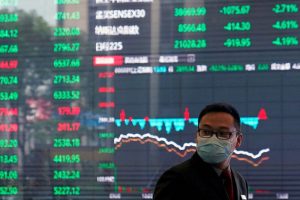 Asia Stocks Mixed as Oil Boost Trumped by Recession Fears