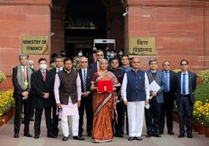 India Steps Up Infrastructure Spending to Boost Growth