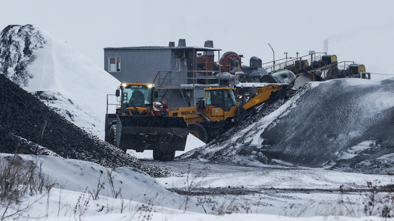 China's Russian Coal Flow Stalls Over Buyers' Financing Woes - Asia  Financial News