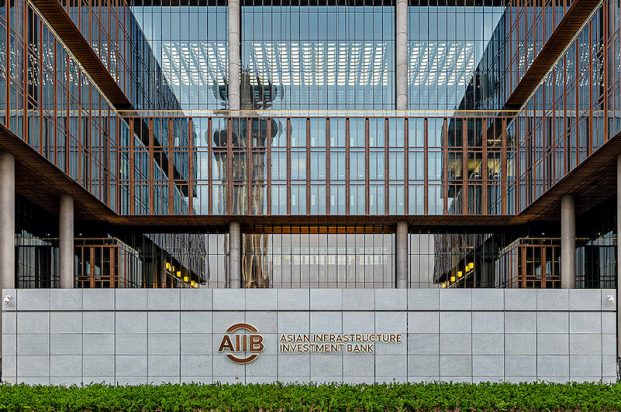 China’s AIIB Weighs Opening Abu Dhabi Office – WSJ