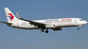 在不确定性中波音将 737 MAX 飞往上海
