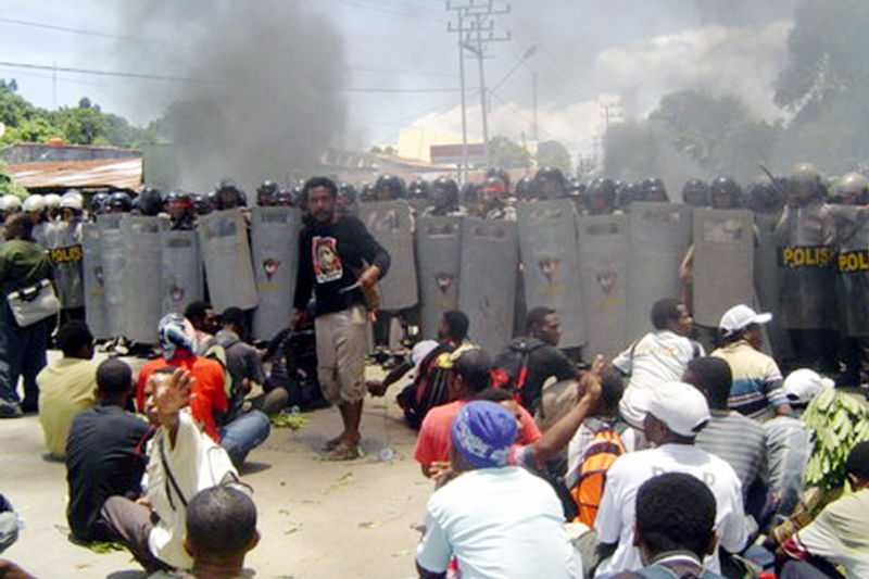 Papua Separatist Rebels Kill 8 Telecoms Technicians
