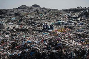 China Votes for UN Treaty to Curb Plastic Garbage