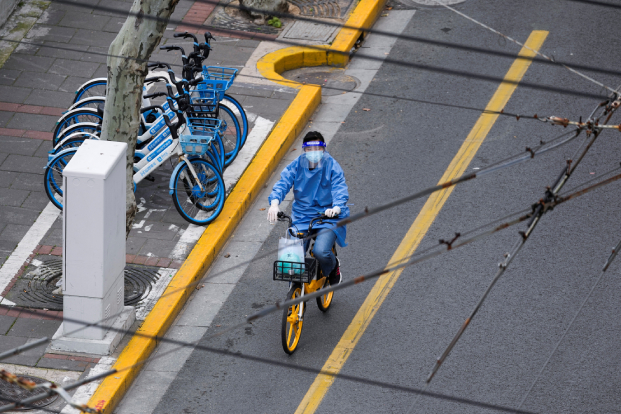 Shanghai Lockdown Extended After Surge in Covid Infections