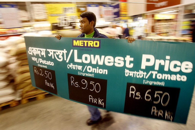 Retailer Metro is looking to sell its chain of stores in India.