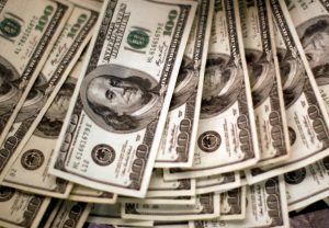 Dollar Nears 20-Year High as Traders Brace for Rate Hikes