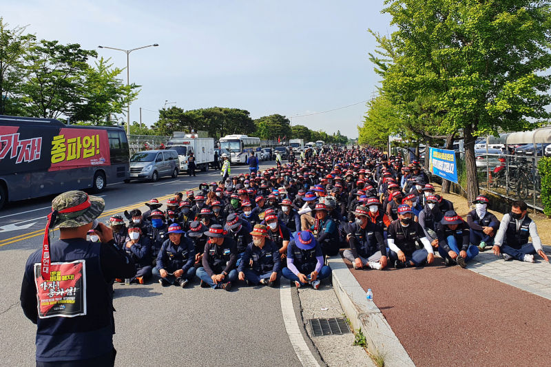 Truck drivers strike in Korea