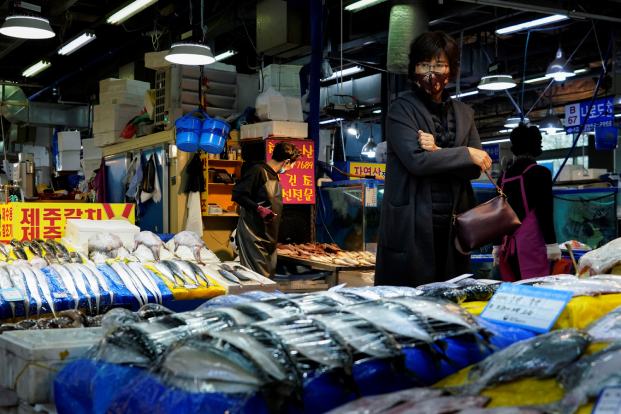 South Korean Inflation Hits a 24-Year High, Straining Economy