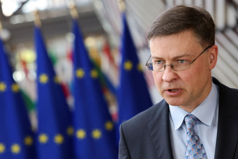 China and the European Union have agreed to cooperate further on industrial and supply chains, trade and investment.